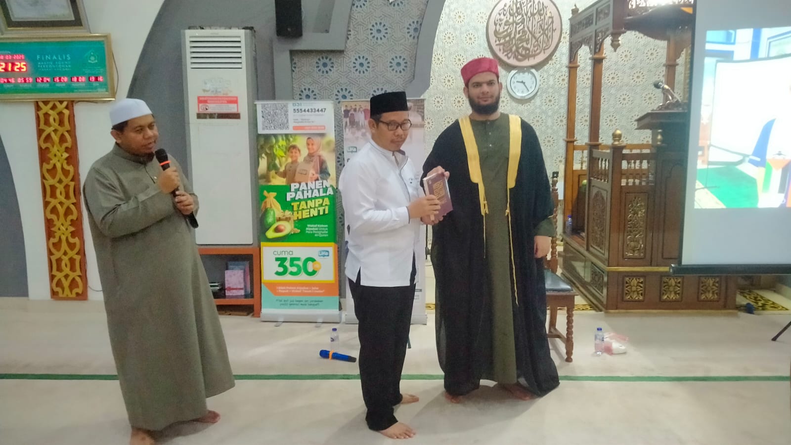 Syiar Al Quran Di Bulan Ramadhan, Masjid Agung Sungailiat Dikunjungi Ulama Mesir
