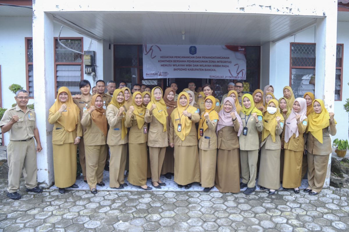 Pegawai BKPSDMD Bangka Tandatangani Komitmen WBK dan WBBM