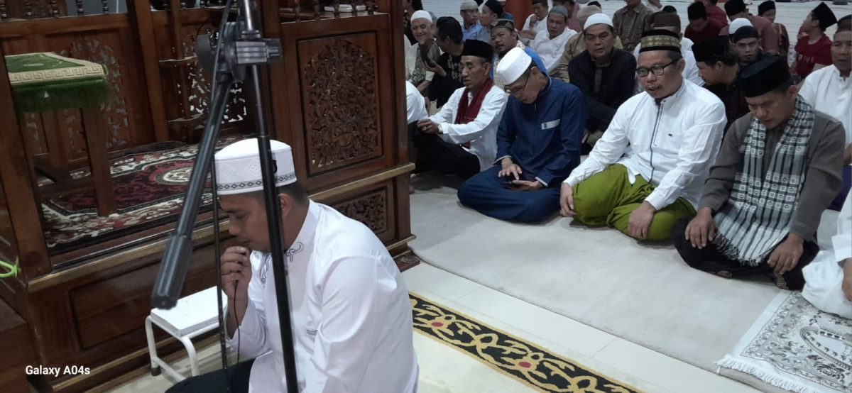 Masjid Agung Laksanakan Sholat Taraweh Berjamaah Perdana di Bulan Ramadhan 1446 H