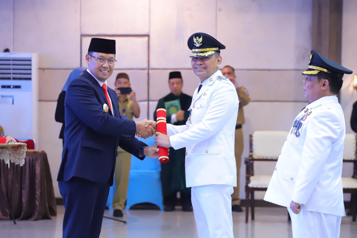 Isnaini, S.Tr., S.H., M.M, Direktur Keuangan Setjen KPK Resmi Jabat Pj Bupati Bangka Yang Baru
