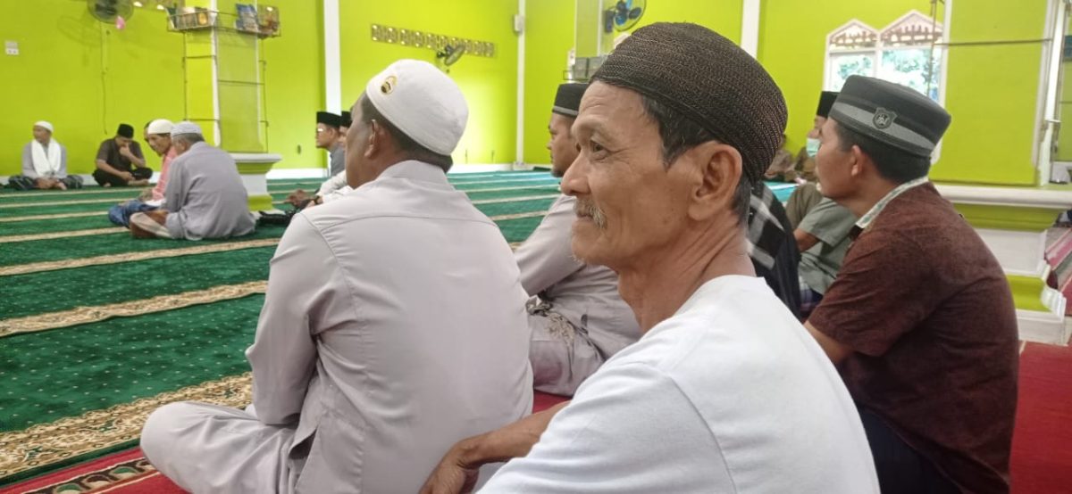 Girang Desanya Dikunjungi Pemda, Kakek Idham : Nakne Lah Nek E