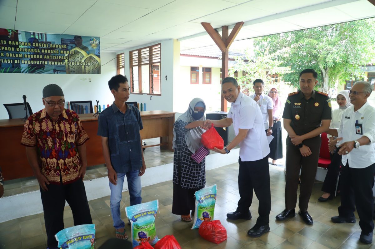 Pemkab Bangka Distribusikan 4.122 Paket Sembako ke Masyarakat Miskin