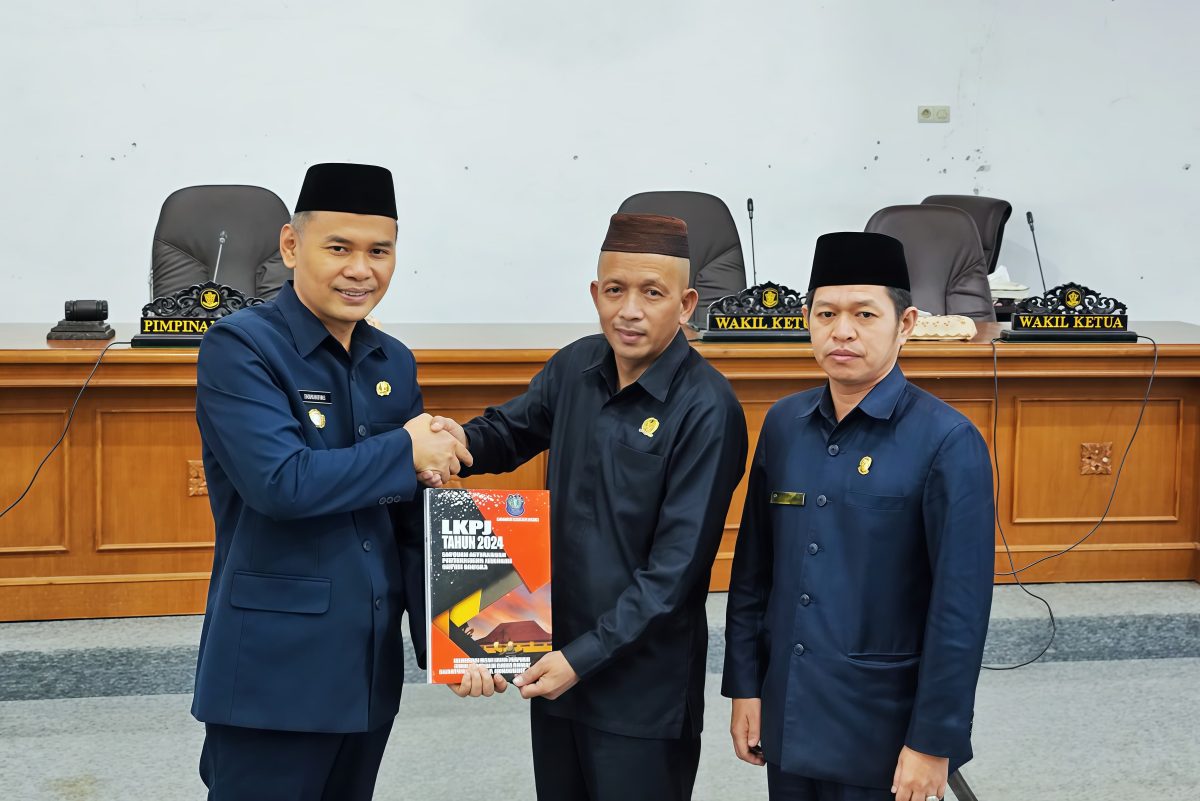 Pj Bupati Sampaikan LKPJ Tahun Anggaran 2024 Kepada DPRD Bangka
