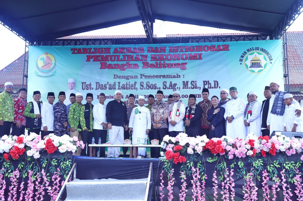 Tabligh Akbar dan istighosah Di Sungailiat, Isnaini : Setiap Ada Kesulitan, Tentu Ada Kemudahan