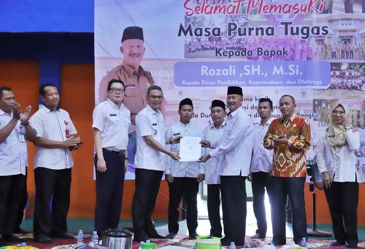 Momen Haru Penuh Kenangan, Pj Bupati Hadiri Pelepasan Purna Tugas Kepala Dinas Pendidikan, Kepemudaan dan Olahraga