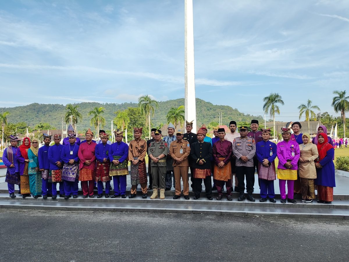 Gubernur Babel, Hidayat Arsani Pimpin Peringatan Hardiknas 2025 Di Kabupaten Bangka