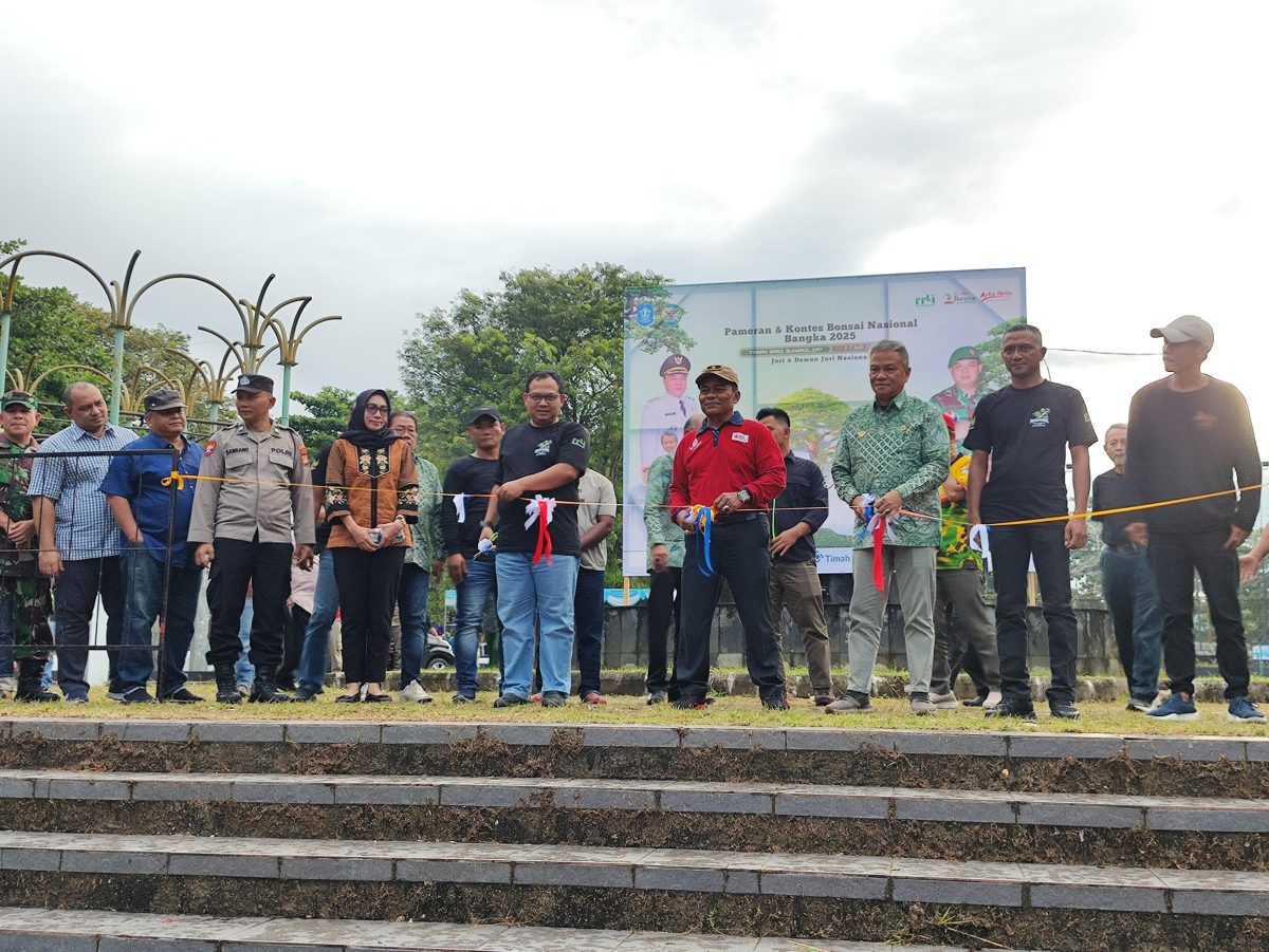 Ratusan Bonsai dari Berbagai Daerah Ramaikan Pameran ” Bonsai Bangka Bedentum 2025″ di Sungailiat