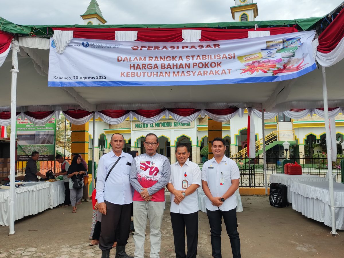 Pj Sekda Bangka Tinjau Pelaksanaan Operasi Pasar Murah Di Kelurahan Kenanga