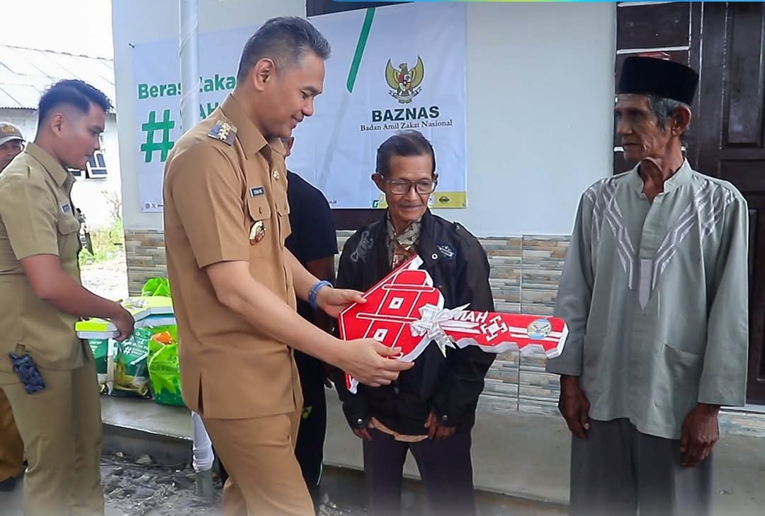 Pj Bupati Resmikan Bantuan Rumah Layak Huni Masyarakat Rambak