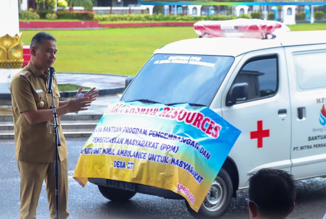 Pemkab Terima Bantuan 2 Unit Ambulan Untuk Desa Cit dan Deniang