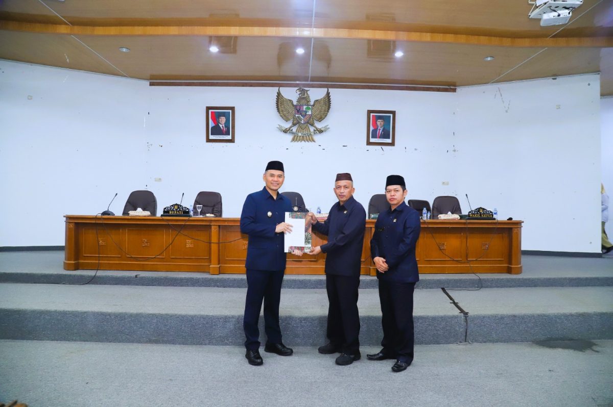 DPRD Sampaikan Rekomendasi  Terhadap LKPJ Bupati Tahun 2024