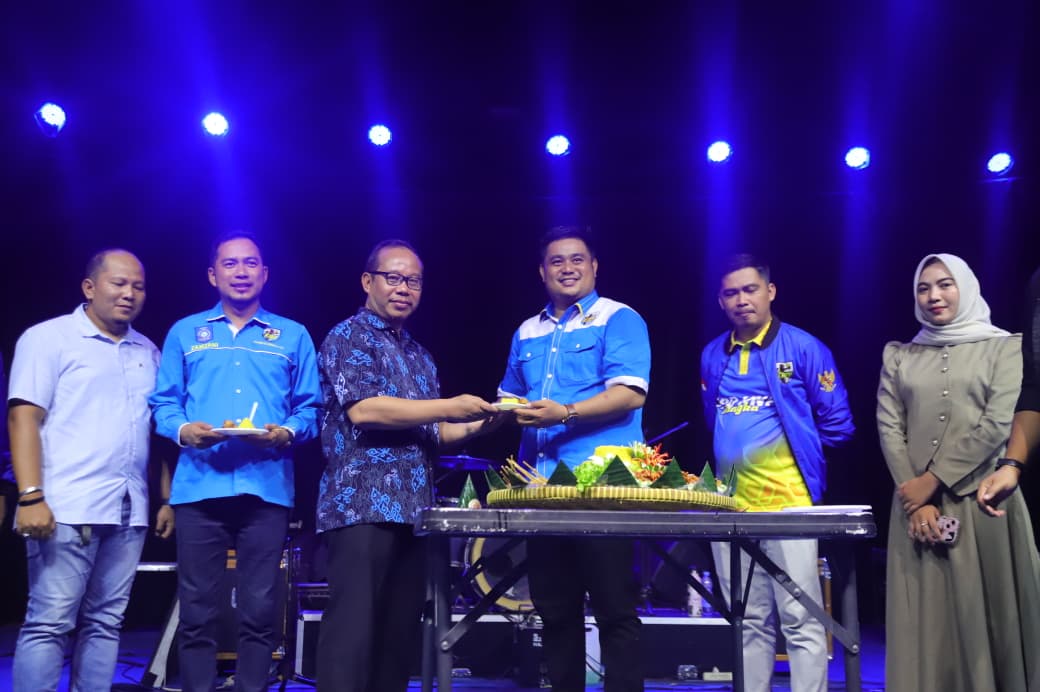 PJ Sekda Buka Bazar UMKM Perayaan HUT ke 52 KNPI