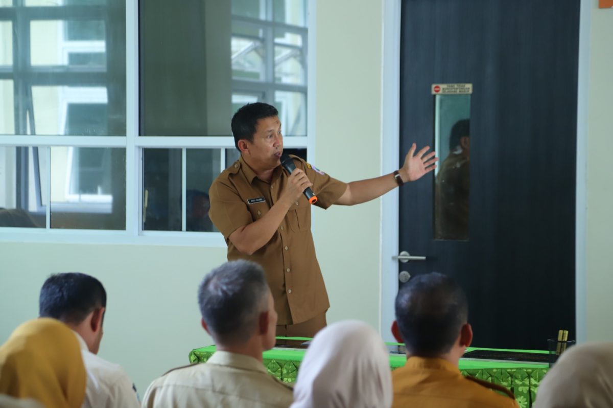 Sorotan Besar di Belinyu. Bupati Bangka Teken Prasasti dan Tinjau Puskesmas, Tegaskan Layanan Kesehatan Harus Maksimal untuk Warga