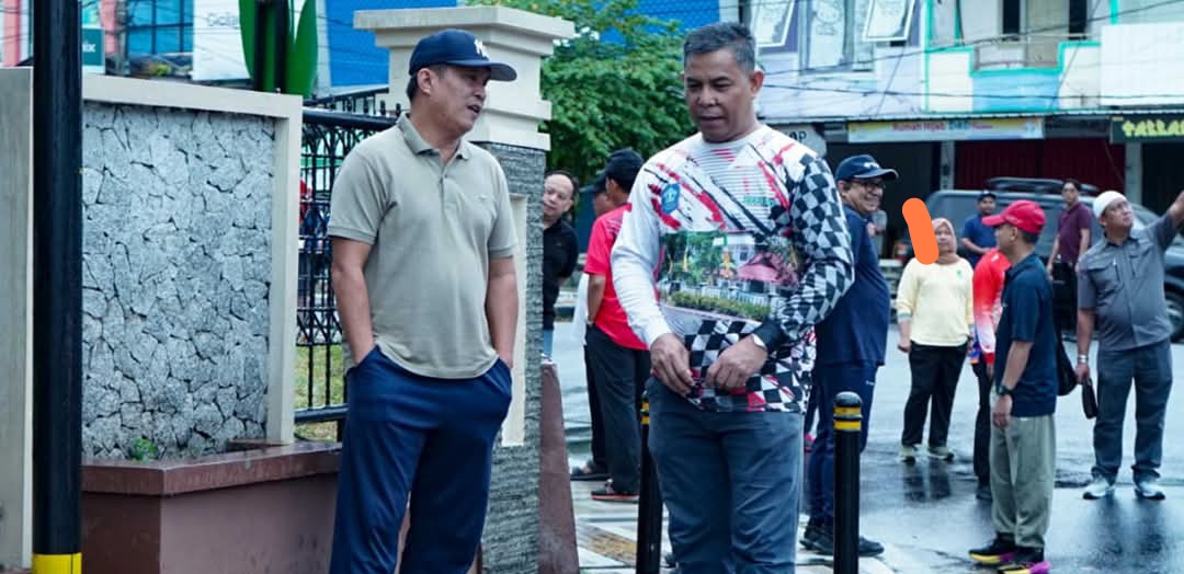 SEMANGAT GOTONG ROYONG BERKOBAR! Bupati dan Wakil Bupati Bangka Turun Langsung Kerja Bakti di Panti Gembira Sungailiat